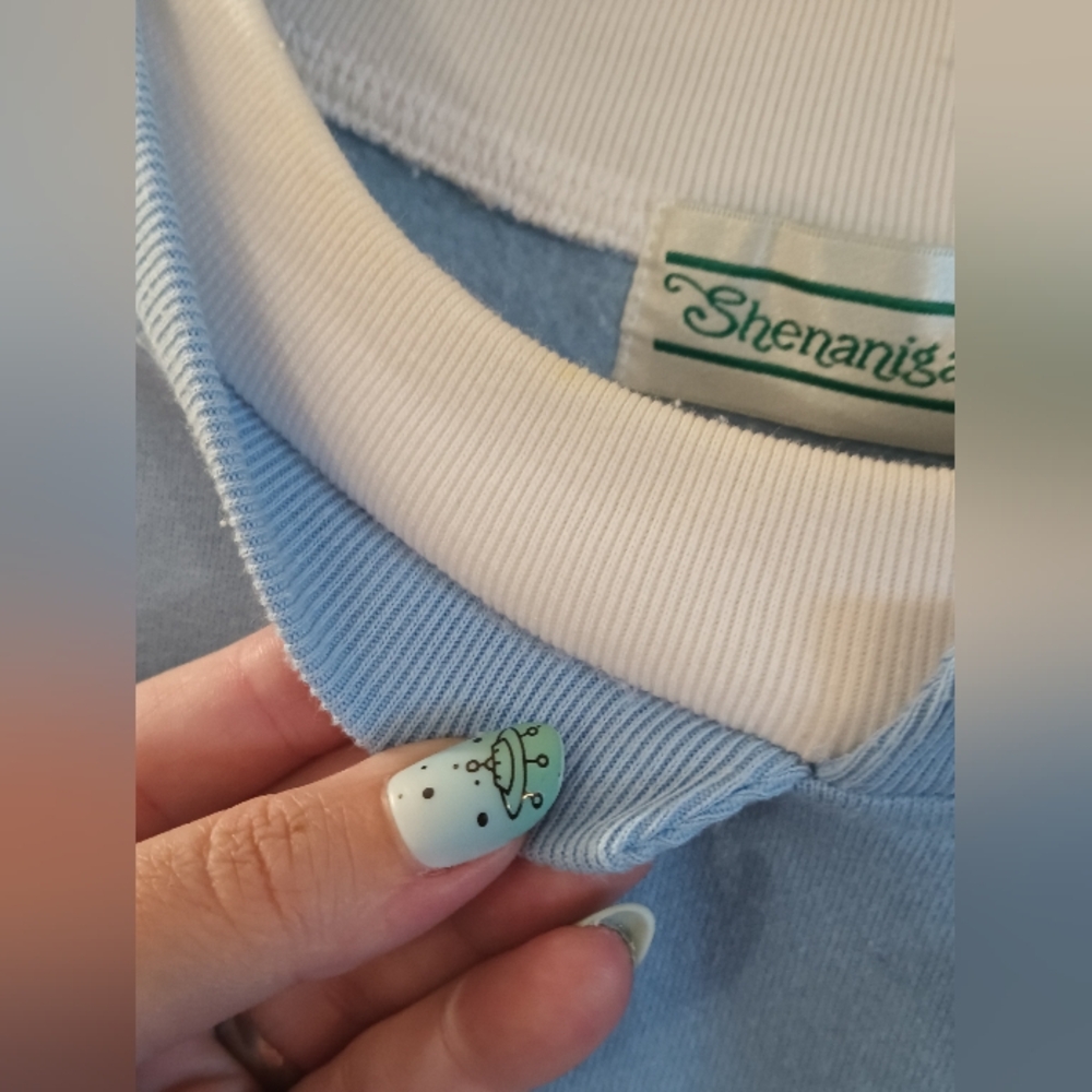𝐒𝐡𝐞𝐧𝐚𝐧𝐢𝐠𝐚𝐧𝐬 𝟗𝟎'𝐬 𝐒𝐧𝐨𝐰𝐟𝐥𝐚𝐤𝐞 𝐃𝐞𝐬𝐢𝐠𝐧 𝐒𝐰𝐞𝐚𝐭𝐬𝐡𝐢 - Picture 8 of 10